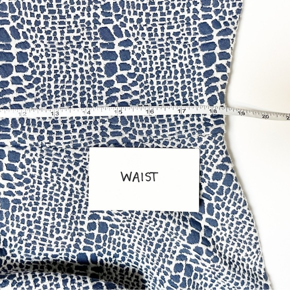 Tyler Boe Long Sleeve Peplum Sheath Dress large blue reptile V neck stretch knit - Picture 8 of 12